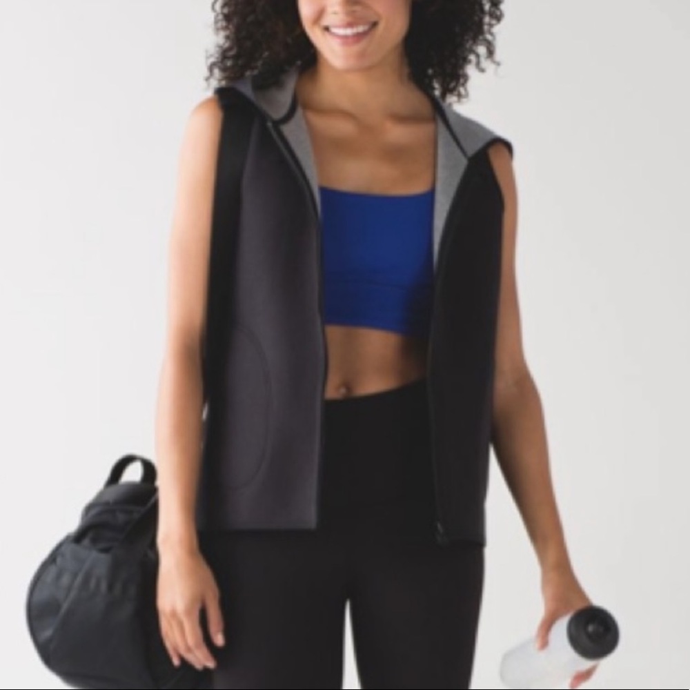 Lululemon sports bra blue with black adjustable straps